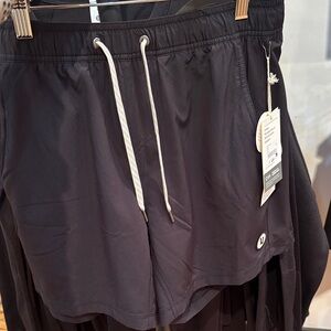Vuori Mens Kore Short 5”, NWT